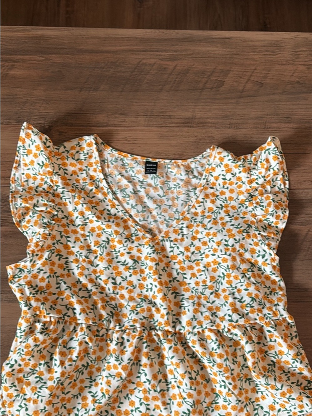 SHEIN White Floral V-Neck Ruffle Sleeve Top